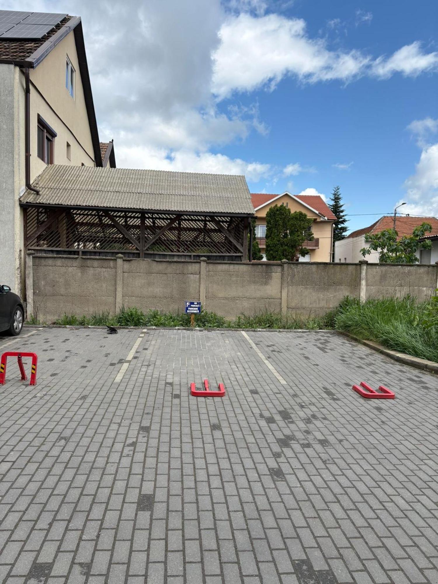 Mirror Apartments Satu Mare Exterior photo